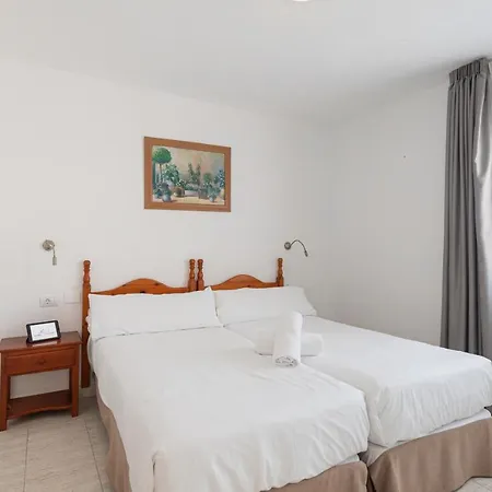 Apartamento 1 Con Terraza Y Piscina En *