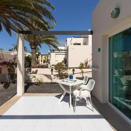 Apartamento 1 Con Terraza Y Piscina En Apartment *