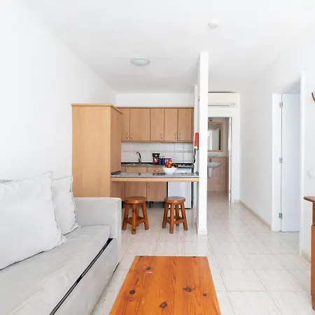 Apartment Apartamento 1 Con Terraza Y Piscina En *